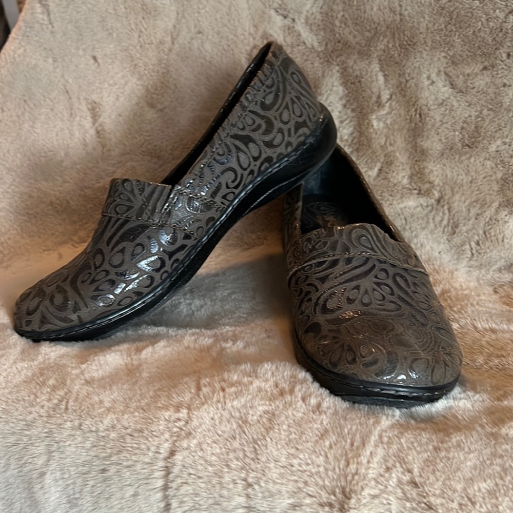 B.o.c. Shoes.